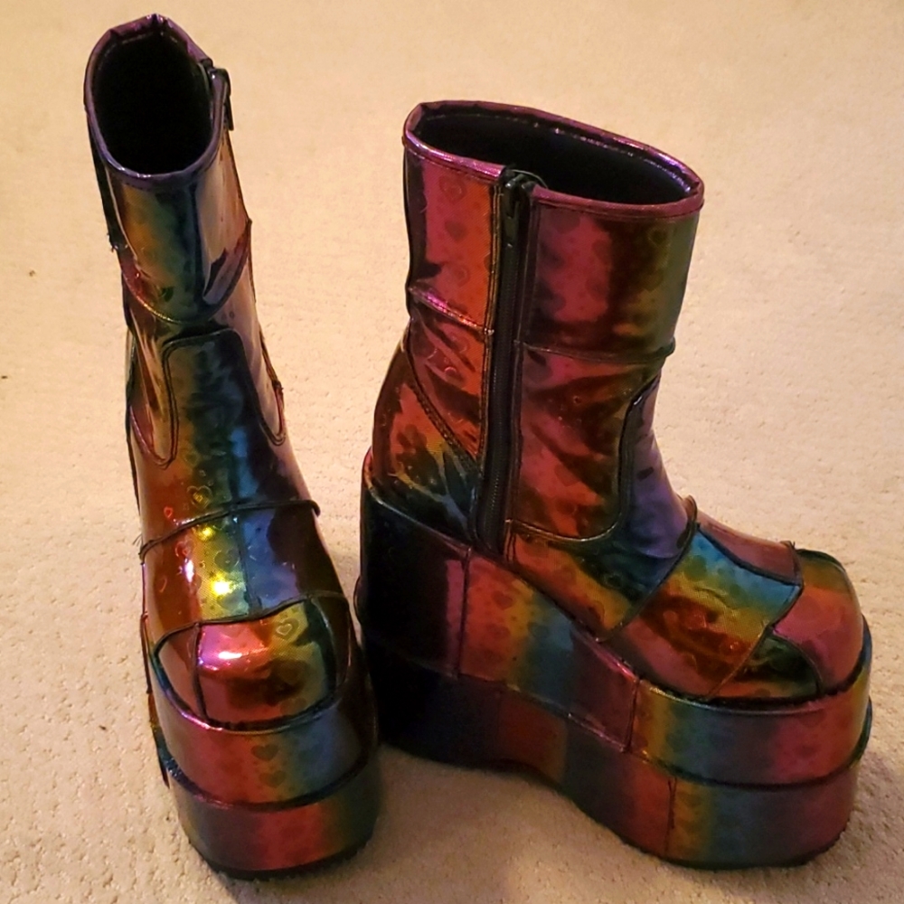 Demonia Holographic Hearts sz. 7